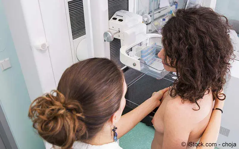 Brustkrebsuntersuchung abtasten